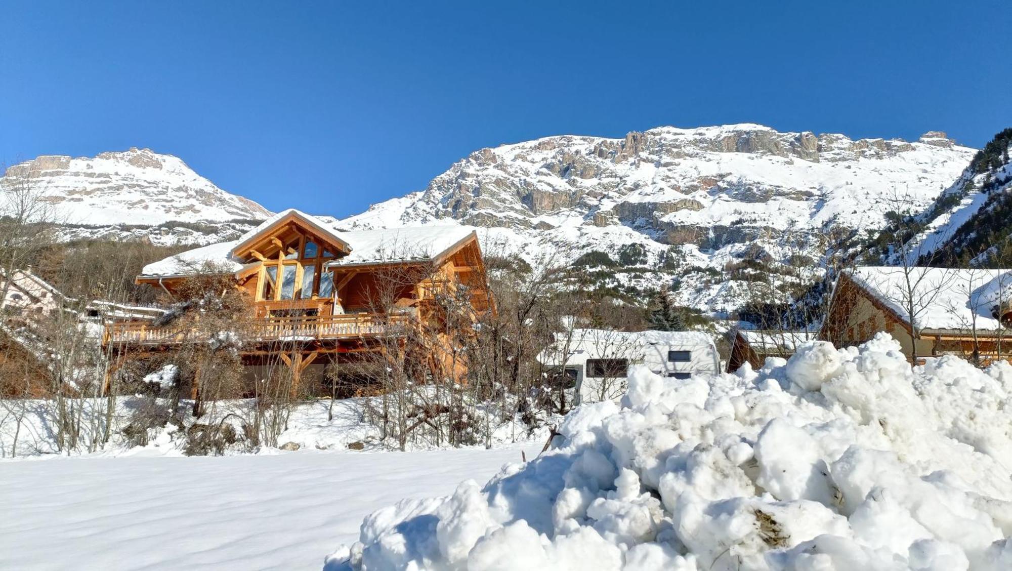 Les Cabris Bed & Breakfast Pelvoux ภายนอก รูปภาพ
