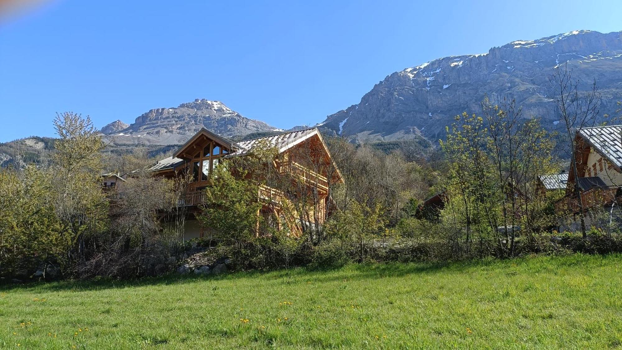 Les Cabris Bed & Breakfast Pelvoux ภายนอก รูปภาพ